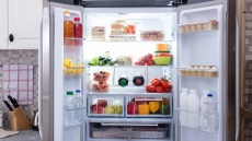 6 πράγματα στο ψυγείο σας που πρέπει να πετάξετε