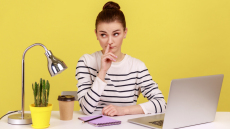 Άνοια: Γιατί είναι καλύτερο για το μυαλό να μη «σκαλίζουμε» τη μύτη μας