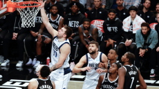 O Ντόντσιτς έβαλε καλάθι με τον ώμο - Δείτε βίντεο 