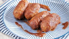 Σουτζουκάκια με φάβα