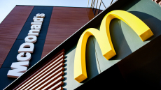 Λευκορωσία: Τα McDonald's μετονομάζονται σε «Νόστιμο και τελεία»