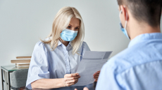 Κορωνοϊός: Εμποδίζει η νόσηση τη σύναψη ασφαλιστικού συμβολαίου;