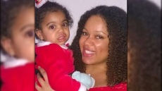 Μητέρα δεν άντεξε τα χρέη της και αυτοκτόνησε πέφτοντας στις ράγες με την κόρη της