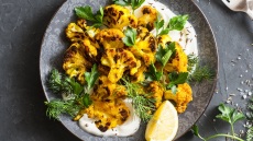 Κουνουπίδι: Ο Δ. Παπαζυμούρης μάς εξηγεί με ποιους συνδυασμούς αναδεικνύεται (+συνταγές)