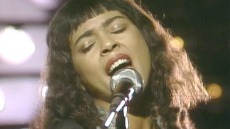 Irene Cara: Πέθανε η τραγουδίστρια του Fame και του Flashdance