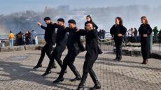 Χορευτές από την Κρήτη «τάραξαν» τους καταρράκτες του Νιαγάρα