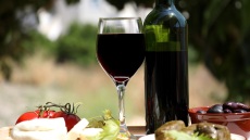 Γιατί η Αχαΐα είναι μια από τις μεγαλύτερες σε όγκο αμπελουργικές ζώνες της Ελλάδας;