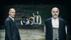 Εθνικό Θέατρο: Ο Ακύλλας Καραζήσης και ο Νίκος Χατζόπουλος ενώνουν τις δυνάμεις τους σε μια παράσταση