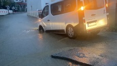 Κακοκαιρία «Άριελ»: Πλημμύρες σε καταστήματα στον Πλαταμώνα