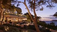 Εκλεκτές γεύσεις και τα πιο γιορτινά κοκτέιλ στο Beefbar Athens