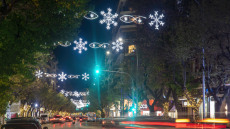 Θεσσαλονίκη: Φωτίζεται σήμερα το χριστουγεννιάτικο δέντρο - 350.000 λαμπάκια στον άξονα της Αριστοτέλους