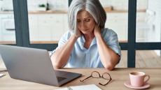 Καινοτόμο αναλγητικό: Τι χρώμα έχει το φως που ανακουφίζει τον πόνο