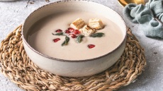 Βελουτέ σελινόριζας με μήλα και κάστανα