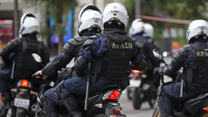 Άγιος Στέφανος: «Με κλαδί από δέντρο χτύπησε τον 16χρονο ο γιος μου» λέει η μητέρα του 15χρονου συλληφθέντα