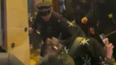 Λονδίνο: 4 άνθρωποι σε «κρίσιμη» κατάσταση αφού ποδοπατήθηκαν στην είσοδο αίθουσας συναυλιών