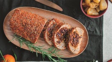 Ρολό από κιμά κοτόπουλου με τραγανή κρούστα