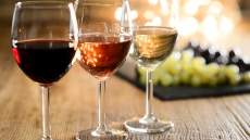 6 κρασιά που επιλέξαμε για τον Δεκέμβριο