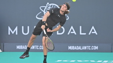 Ο Τσιτσιπάς νίκησε 2-1 τον Ρούμπλεφ και κατέκτησε τον τίτλο στο Άμπου Ντάμπι