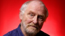 Μάικ Χότζες: Πέθανε ο σκηνοθέτης της κινηματογραφικής επιτυχίας «Get Carter»