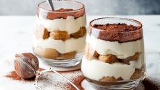 Γλυκά στο ποτήρι: Ο τέλειος επίλογος για το γιορτινό ή κυριακάτικο τραπέζι