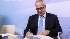 Υπουργείο Εσωτερικών: «Υποκριτική η στάση του ΣΥΡΙΖΑ για τους ηθοποιούς - Αντί να λύσουν επέτειναν το πρόβλημα»