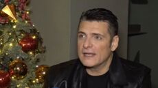 Χρίστος Αντωνιάδης: Δεν είχαμε λεφτά για να αγοράσω τρίγωνο, λέγαμε τα κάλαντα με ένα μπρίκι