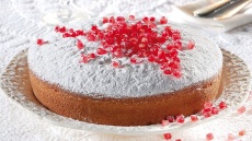 Βασιλόπιτα με αμύγδαλα και ρόδι 