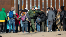 Αρνητική μετανάστευση στις ΗΠΑ: Για πρώτη φορά εδώ και πάνω από 50 χρόνια έφυγαν περισσότεροι από όσους ήλθαν
