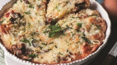 Η συνταγή της ημέρας. Φριτάτα με περισσεύματα από το γιορτινό τραπέζι. Το μενού της εβδομάδας (2 έως 8/1