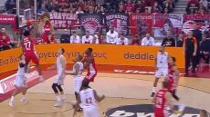 Euroleague: Το απίθανο κάρφωμα του ΜακΚίσικ στο Ολυμπιακός - Αρμάνι 
