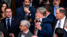 ΗΠΑ-Βουλή των Αντιπροσώπων: Καρέ-καρέ το κεφαλοκλείδωμα πριν το deal που έφερε την εκλογή Μακάρθι