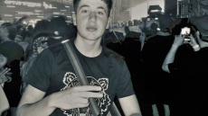 Αυστραλία: Viral στο TikTok ο DJ που κάνει τέκνο ρεμίξ τη «Ρόζα», τον «Στράτο» και το «Σώμα μου»