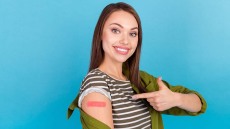 Κορωνοϊός – Εμβόλια: Πόσο τα εμπιστευόμαστε – Έρευνα «μετρά» τον δισταγμό και την αποδοχή