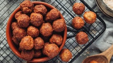 20 συνταγές για λαχταριστούς κεφτέδες κάθε είδους