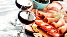 Το μεγαλείο της ξηρής Μαυροδάφνης σε 10 value for money εκδοχές