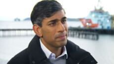 O Σούνακ τα βρίσκει «σκούρα» με δημοσιογράφο που τον «σφυροκοπά» με την ίδια ερώτηση - Βίντεο