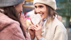 Κατάθλιψη: Οι πράξεις που μας κάνουν να νιώσουμε καλύτερα – Διώχνουν τις αρνητικές σκέψεις και το άγχος