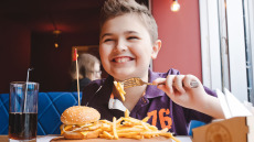 Αυτός είναι ο λόγος που παχαίνουν τα παιδιά