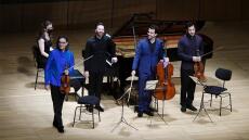 Λεωνίδας Καβάκος: Συμπράττει με νέους μουσικούς στο Μέγαρο Μουσικής Αθηνών