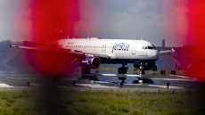 Νέα Υόρκη: Δύο αεροσκάφη «τράκαραν» στο αεροδρόμιο JFK