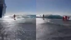 Τήνος: Πελώριο κύμα «καταπίνει» καβοδέτες στο λιμάνι - Δείτε βίντεο