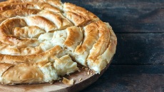 Τυρόπιτα: 15 προτάσεις για να τη φτιάξετε εύκολα στο σπίτι