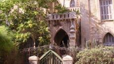 Φάληρο: Βρέθηκε και... εξαφανίστηκε πλακούντας σε μπολ για γάτες στον Στοιχειωμένο Πύργο