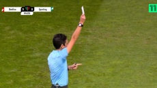 Διαιτητής έδωσε για πρώτη φορά «λευκή κάρτα» σε αγώνα ποδοσφαίρου στην Πορτογαλία - Τι σημαίνει