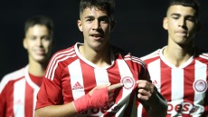 Ολυμπιακός: Ο Κωστούλας έγινε ο νεότερος ποδοσφαιριστής που αγωνίστηκε στην επαγγελματική ομάδα