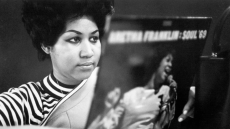 Αρίθα Φράνκλιν: Τα... γυρίζουν οι τρανς ακτιβιστές που ζήτησαν να αφαιρεθεί το «Natural Woman» από το Spotify