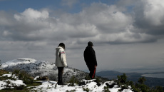 Έρχεται παγωνιά παραμονή και ανήμερα της Πρωτοχρονιάς: Πού θα χιονίσει, νιφάδες και στην Αττική... και το Σαββατοκύριακο ο υδράργυρος στους 20 βαθμούς!
