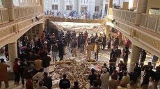 Πακιστάν: Νεκροί τουλάχιστον 33 πιστοί από την «επίθεση αυτοκτονίας» σε τζαμί - Δείτε βίντεο