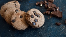 Πώς να φτιάξετε vegan μπισκότα σοκολάτας