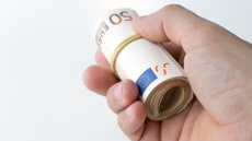 Γραφείο τελετών βρήκε χαμένα χρήματα και αναζητά τον ιδιοκτήτη τους